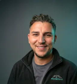 Onur Öztürk, Gründer von PROSERV-O